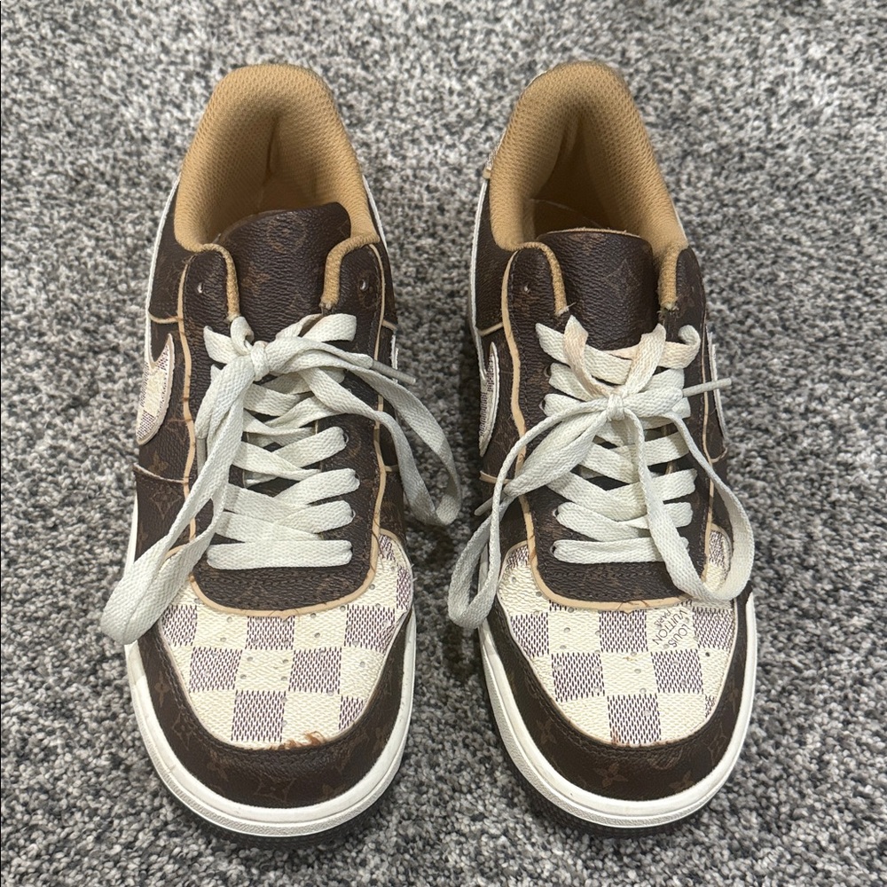 Nike Brown Checkered women’s Sneakers